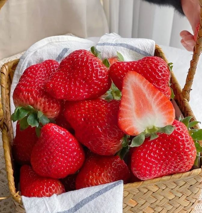 Creamy Strawberry Seeds🍓